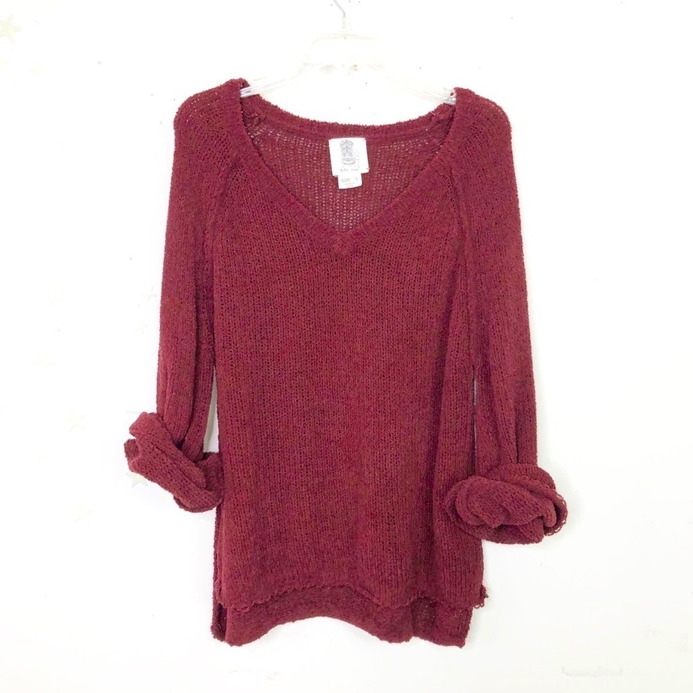 LILI’S Closet slouchy loose knit V- neck sweater